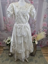 Vintage 80s Ivory Satin & Lace