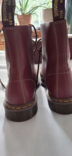 Mens size dr - 10, boots
