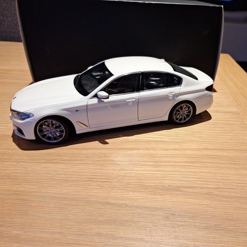 Kyosho scale bmw g30 - 1:18,