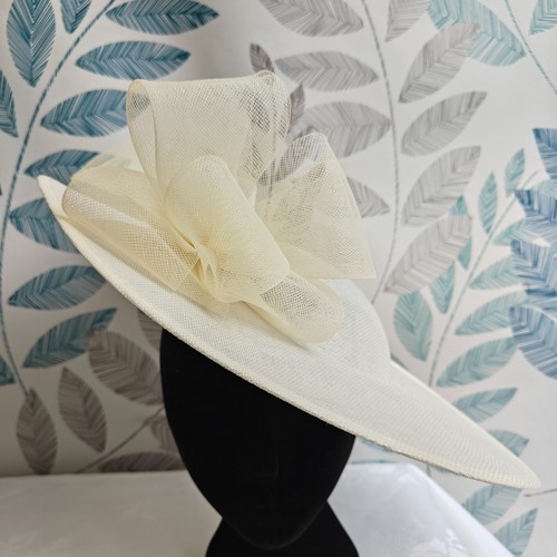 Ivory cream flower wide - wide, brim