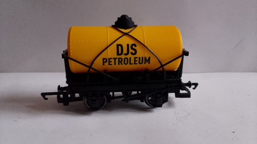 Hornby r1137 djs petroleum - hornby,