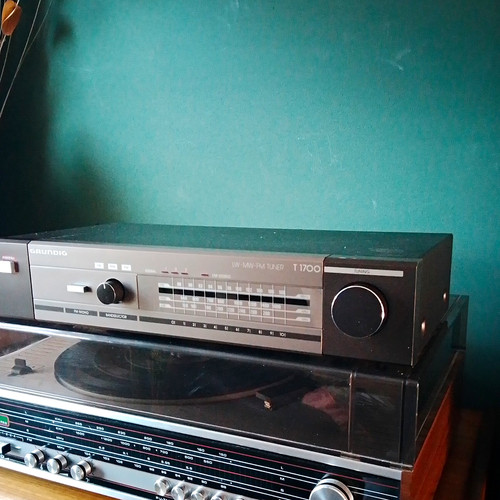 Grundig 1700 analogue fm - 1700, am/fm