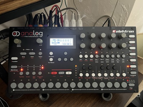 Elektron analog four mk1 - analog,