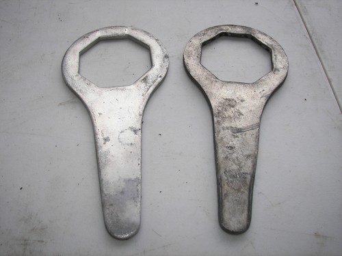 Triumph wire wheel removal - mg,
