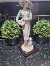 Beautiful Florence Giuseppe Armani Porcelain Figurine Mabel 0691C Mint condition