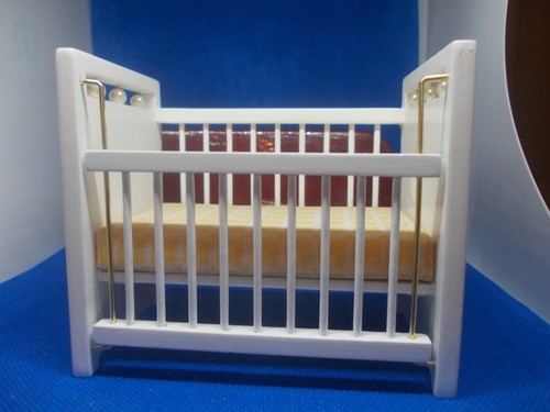 Very nice dropside white - dropside, cot