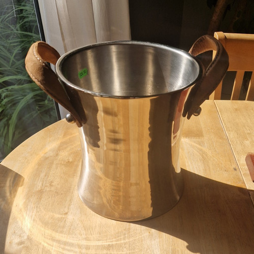 Metal champagne bucket with - champagne/bucket,