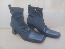 Marco Moreo Vero Cuoio Italian Black Leather Ankle Boots women size 37.5 (4.5)