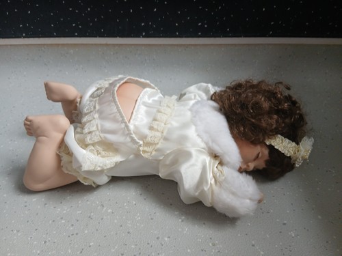 Sale sleeping baby girl - sleeping,