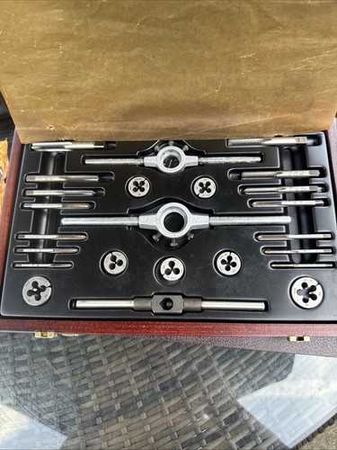 Tap and die set metric - tap,