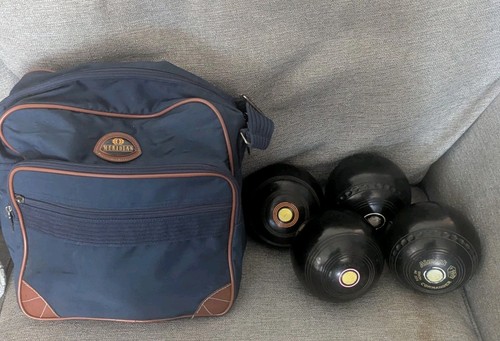 Lawn bowls 1x4m - bowls, 3m