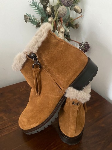 Russell bromley lake - low, tan