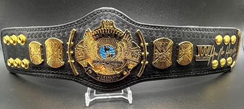 Hulk hogan rare autographed - hulk,