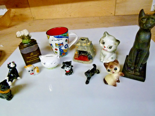 Cat ornaments total - 11,