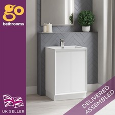 600 White Gloss Bathroom