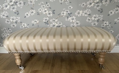New footstool laura - new,