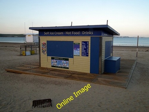 Photo 6x4 closed food kiosk - food, on