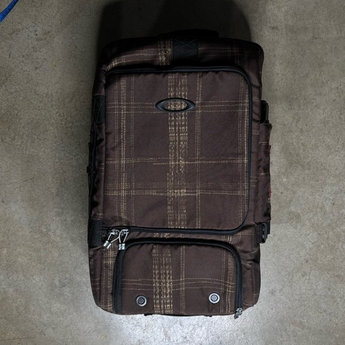 Oakley carry on rolling - oakley, 22”