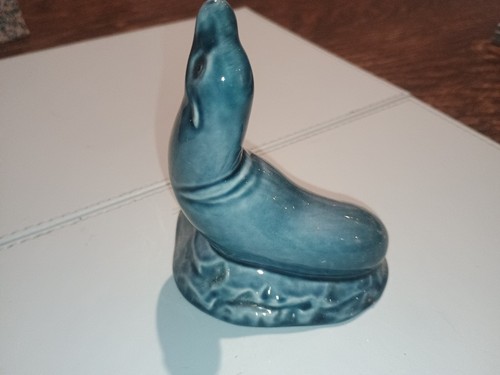 Poole pottery sea loin - poole,