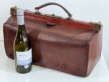 Vintage leather Gladstone bag