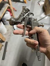 IWATA 4755 W400-LV Classic Plus Series Compliant Gravity Feed Spray Gun 1.3 mm