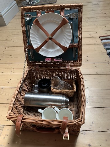 Picnic basket