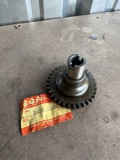 NOS Suzuki OEM Kicker Drive Gear 26241-25300 A100 TC100 TS100 1973 1977