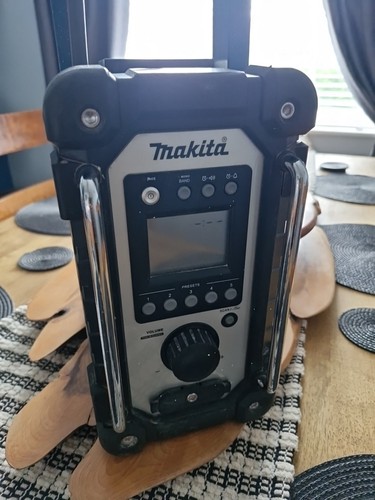 Makita drm116 radio - makita, used