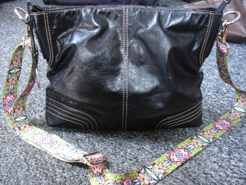 Black tula radley crossbody - black,