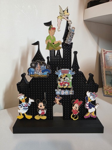Disney cute castle pin - disney,