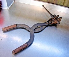 Vintage Car Dunlop Tyre Bead