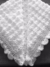 ⭐️Hand crocheted baby's white Soft & Warm Chunky blanket /car seat/pram/crib ⭐️