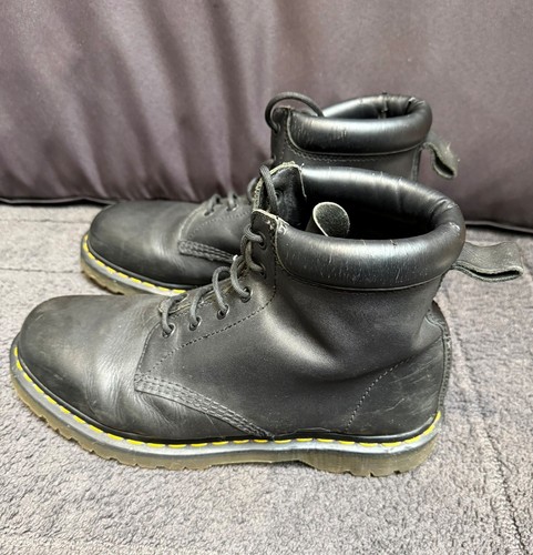 Martens airwair hole - 6,
