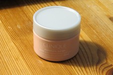 New 30ml Clinique Moisture Surge 100H Auto-replenishing Hydrator Cream.
