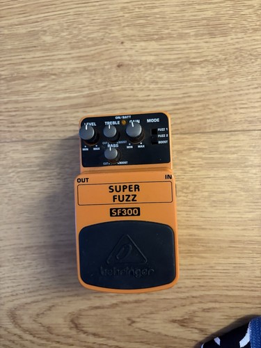 Behringer super fuzz sf300 - behringer,