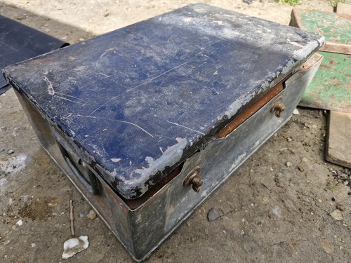 Vintage heavy metal - heavy, trunk