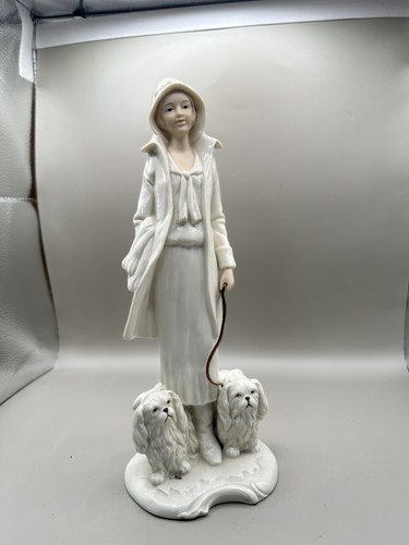 Figurine young lady with - , “young