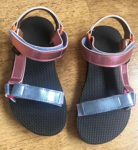 Gorgeous girls teva - teva,