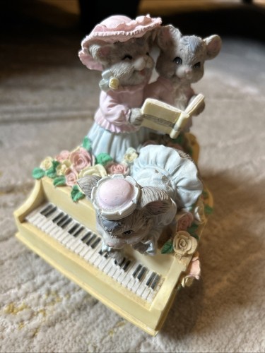 Vintage mice piano - mice, box