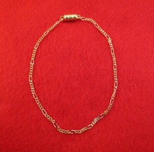 9 1/2 INCH 14KT GOLD EP 2MM FIGARO ANKLET WITH MAGNETIC CLASP