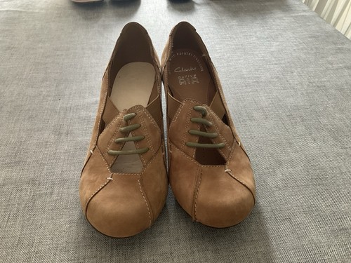 Clarks shade tan colour - tan,