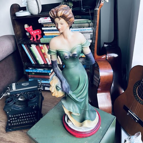 Large art deco - deco, figurine