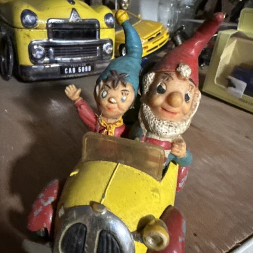 Corgi 801 noddy car with - corgi,