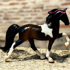 Breyer Stablemate Dark Bay Pinto Tennessee Walker | 1:32 Model Horses | #59201