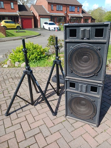 Loudspeakers stands - &,