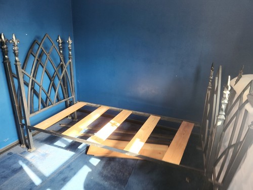 Single gothic grey - cast, iron