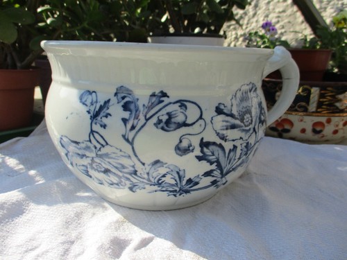 Vintage ceramic chamber pot - vintage,