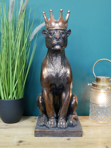 Lion lioness with - lion, garden