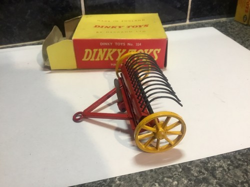 Dinky toys 324 - toys, rake