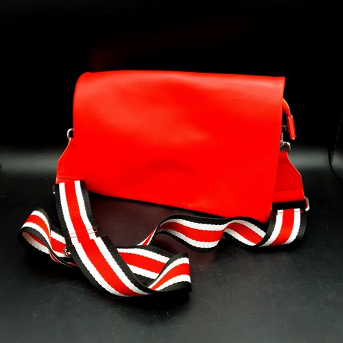 Marks spencer red - cross, body